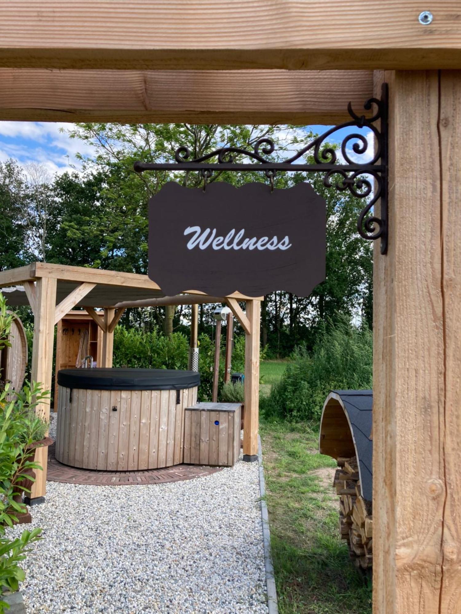 Bed & Breakfast Hoeve Happiness - Ontbijt Inbegrepen - Wellness Aanwezig Voorthuizen Exterior photo